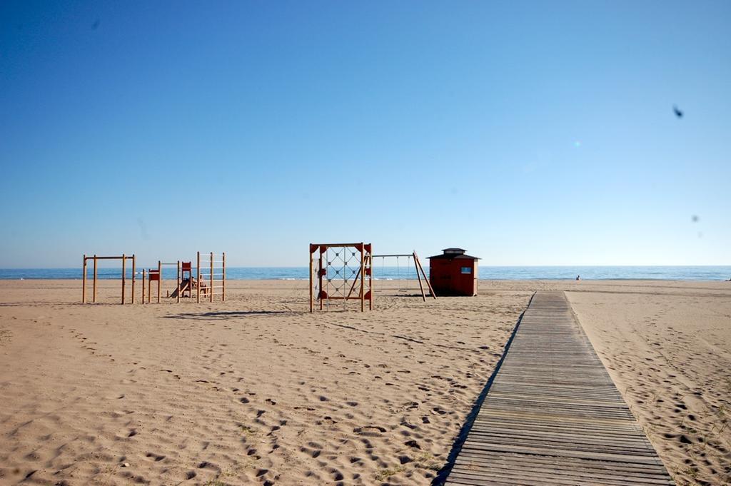 Апартаменты Lets Holidays Castelldefels Diagonal Orient Экстерьер фото